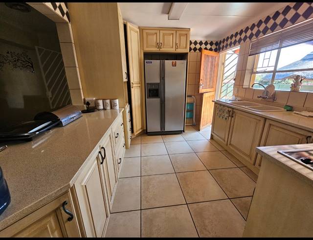 4 bed property for sale in MONTANA TUINE